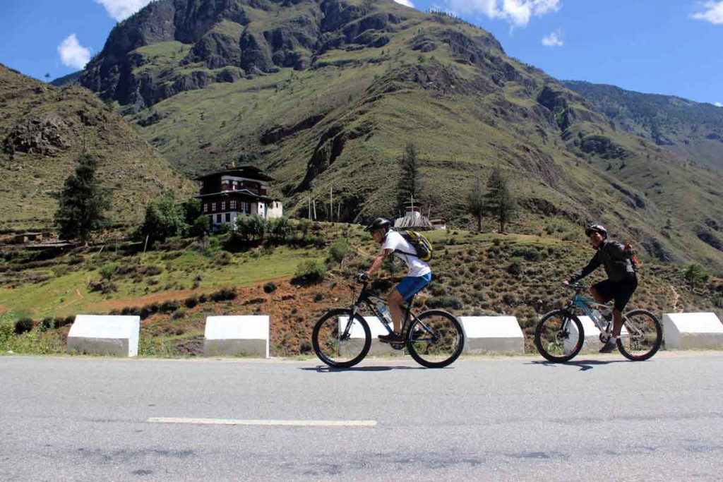 cycling-in-bhutan